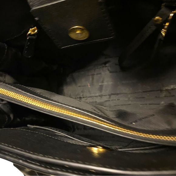 Michael Kors Gold Studded Saffiano Leather Kellen Satchel Bag. Black. Pristine - Picture 13 of 16
